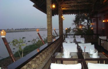 Bopha Phnom Penh – Titanic Restaurant