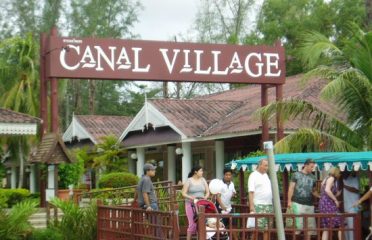 Canal Village Shopping Centre, Laguna